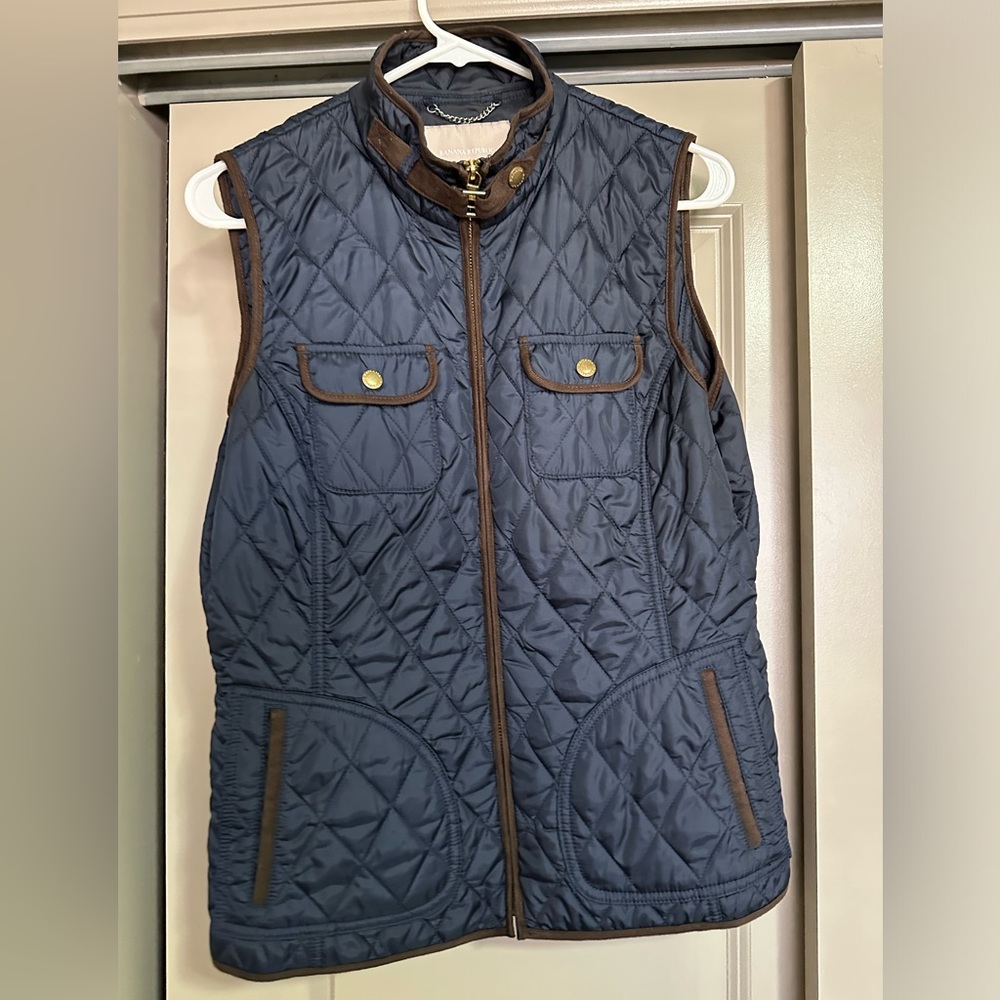 Banana Republic quilted vest with suede trim